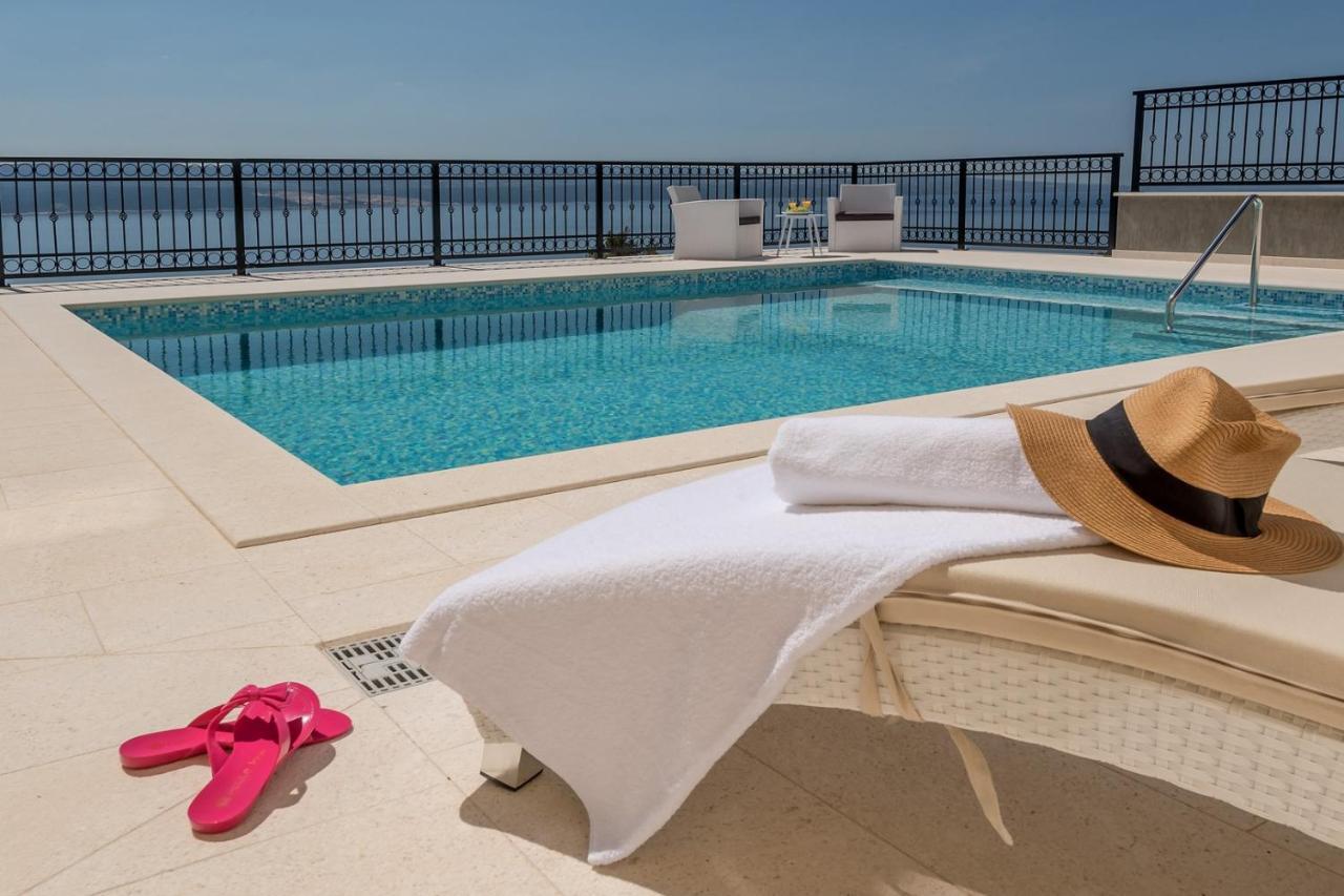 Villa Sun Palace With Luxury 5 Bedroom Villa And Amazing Panoramic Sea Views Mimice Dış mekan fotoğraf