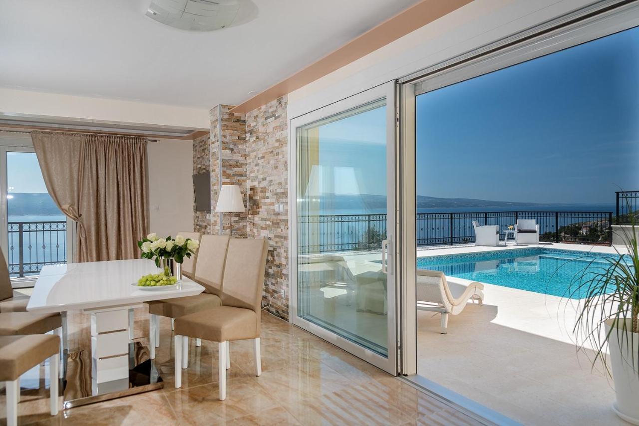 Villa Sun Palace With Luxury 5 Bedroom Villa And Amazing Panoramic Sea Views Mimice Dış mekan fotoğraf